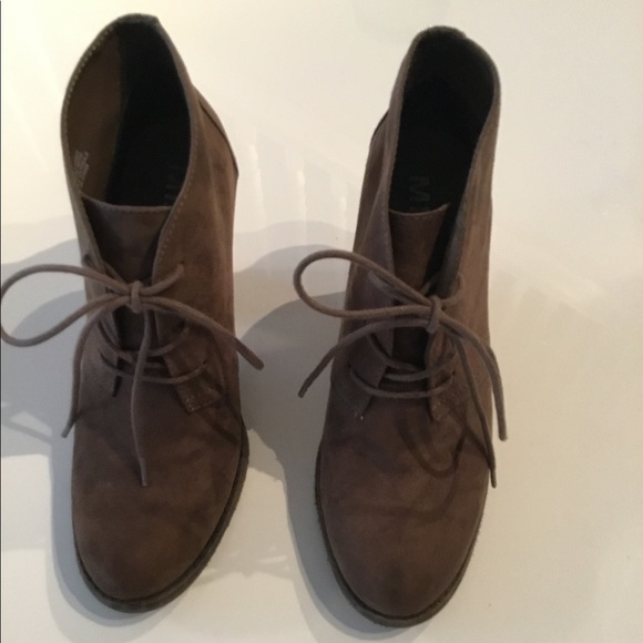 EUC Brown Leather Booties SZ 8 1/2 - Picture 3 of 5